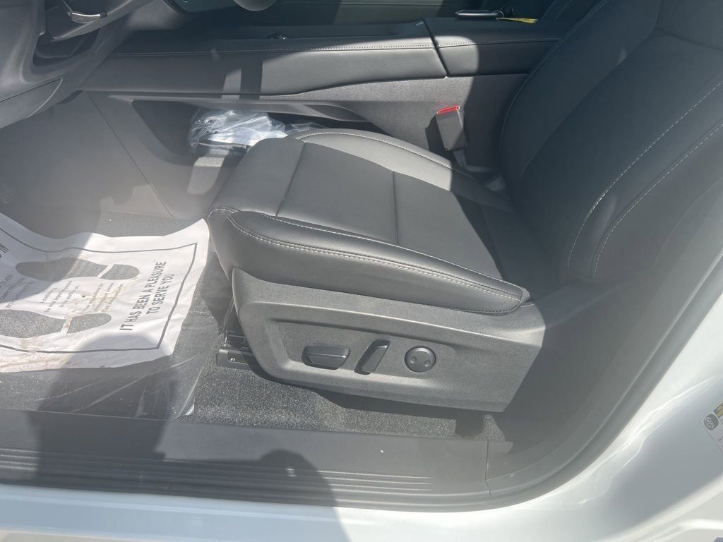 2025 Everest White Pearl Tricoat Nissan Murano SL AWD SUV