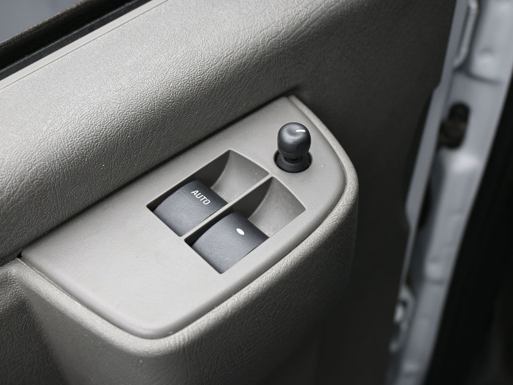 Used 2024 Summit White Chevrolet Work Van image 17