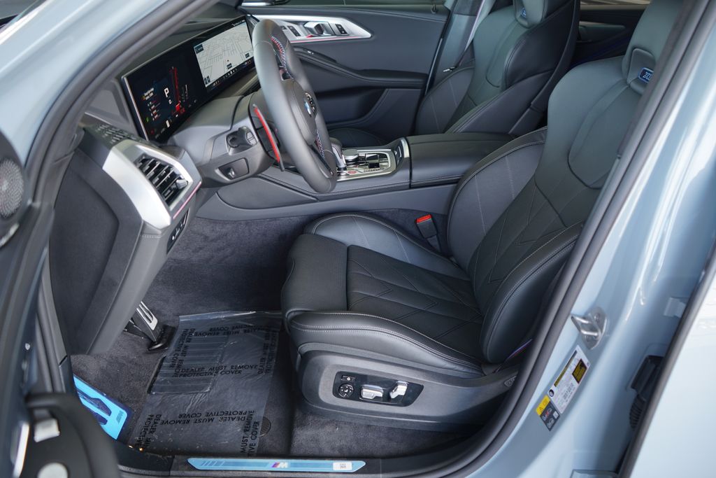 Thumbnail: 2026 BMW XM - 11