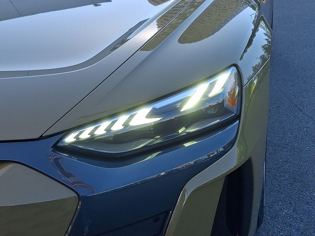 Thumbnail: 2024 Audi e-tron GT - 9