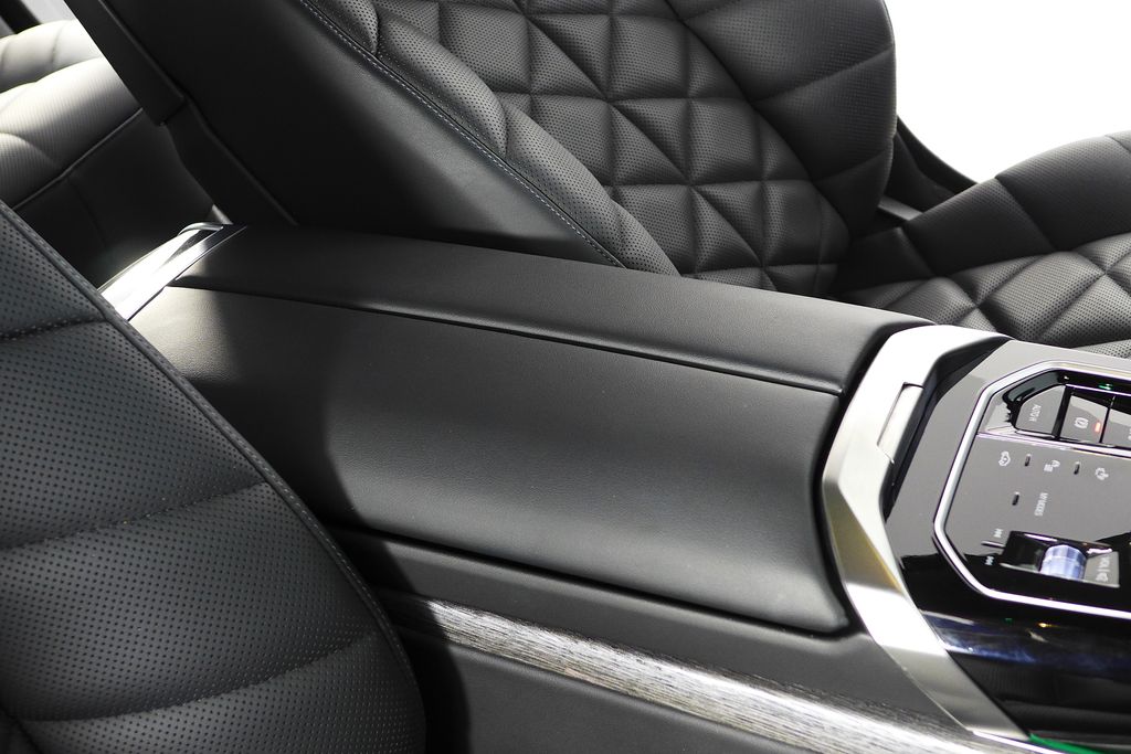 Thumbnail: 2023 BMW 7 Series - 16