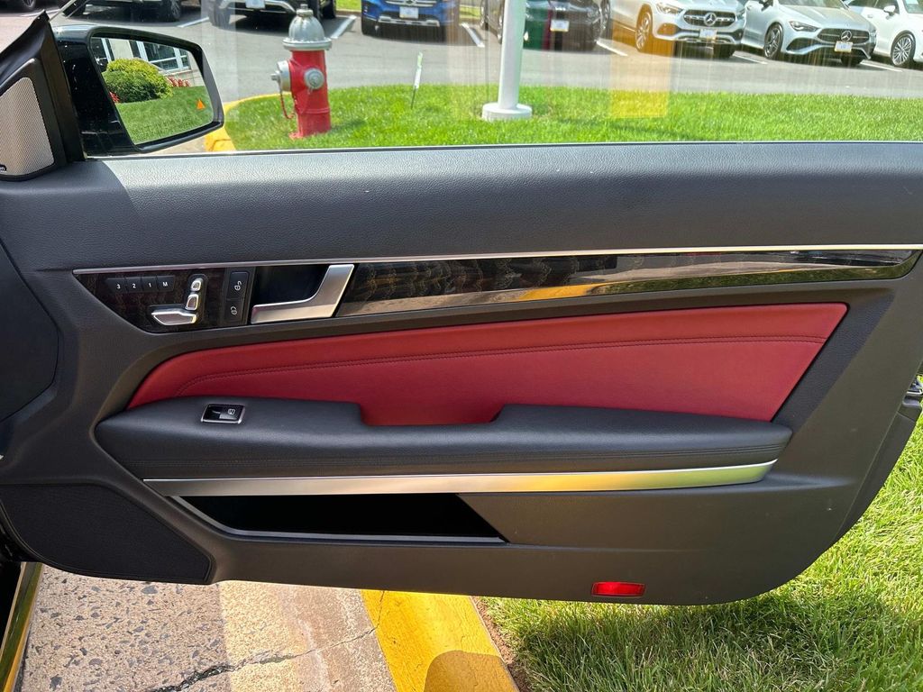 Thumbnail: 2016 Mercedes-Benz E-Class - 23