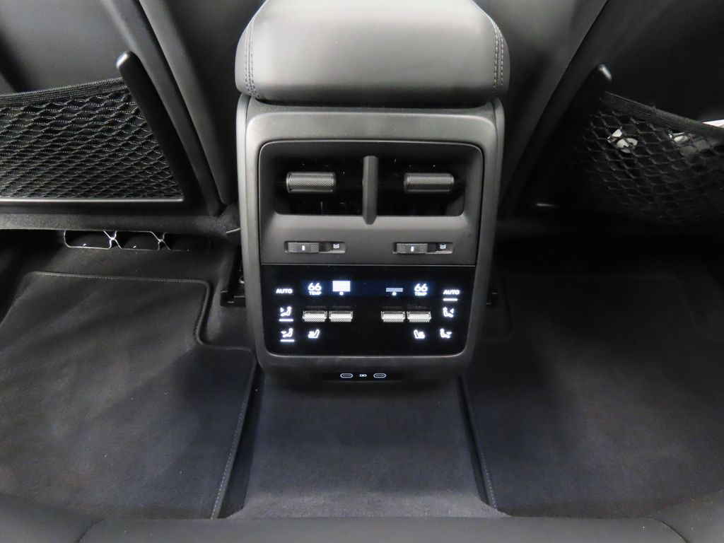 Thumbnail: 2024 Porsche Macan - 32