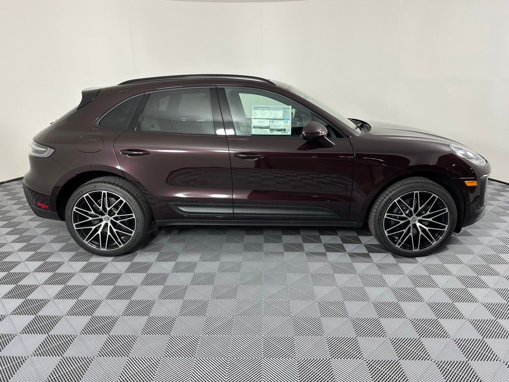 Thumbnail: 2026 Porsche Macan - 11
