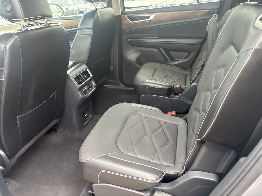 2024 Volkswagen Atlas 2.0T SE w/Technology White at DeMontrond Gulf Freeway