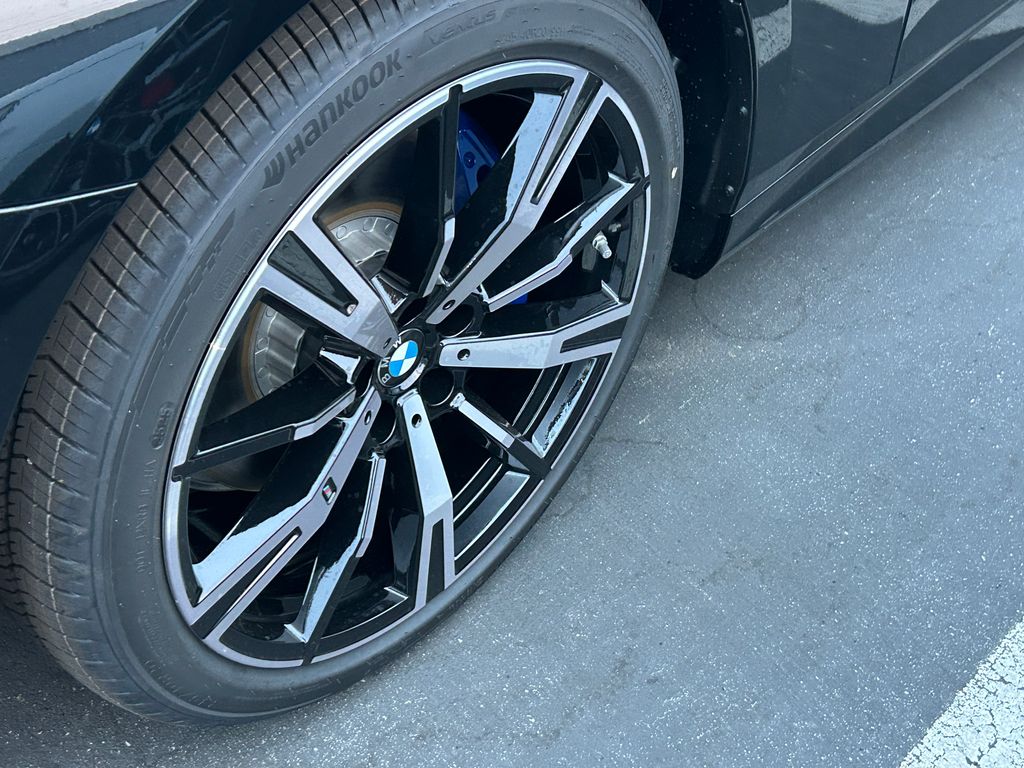 Thumbnail: 2026 BMW 5 Series - 3