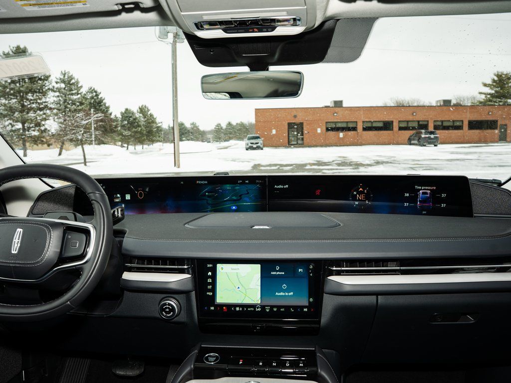 New 2026 White Lincoln Reserve image 46