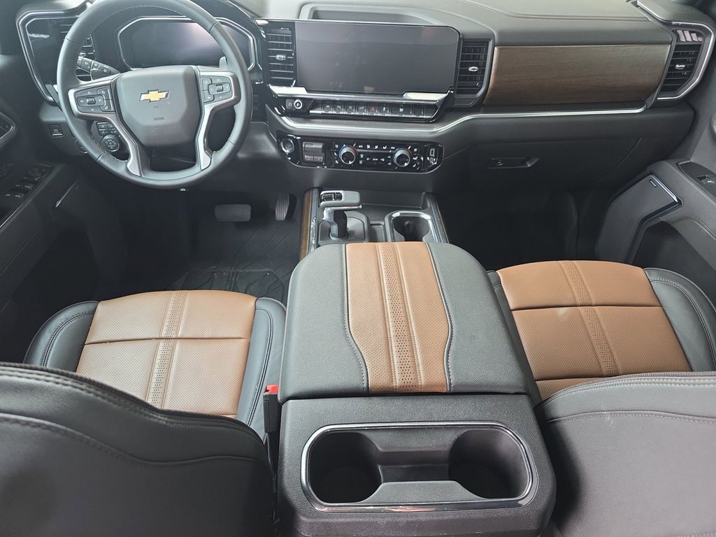 2026 Chevrolet Silverado 1500 High Country photo