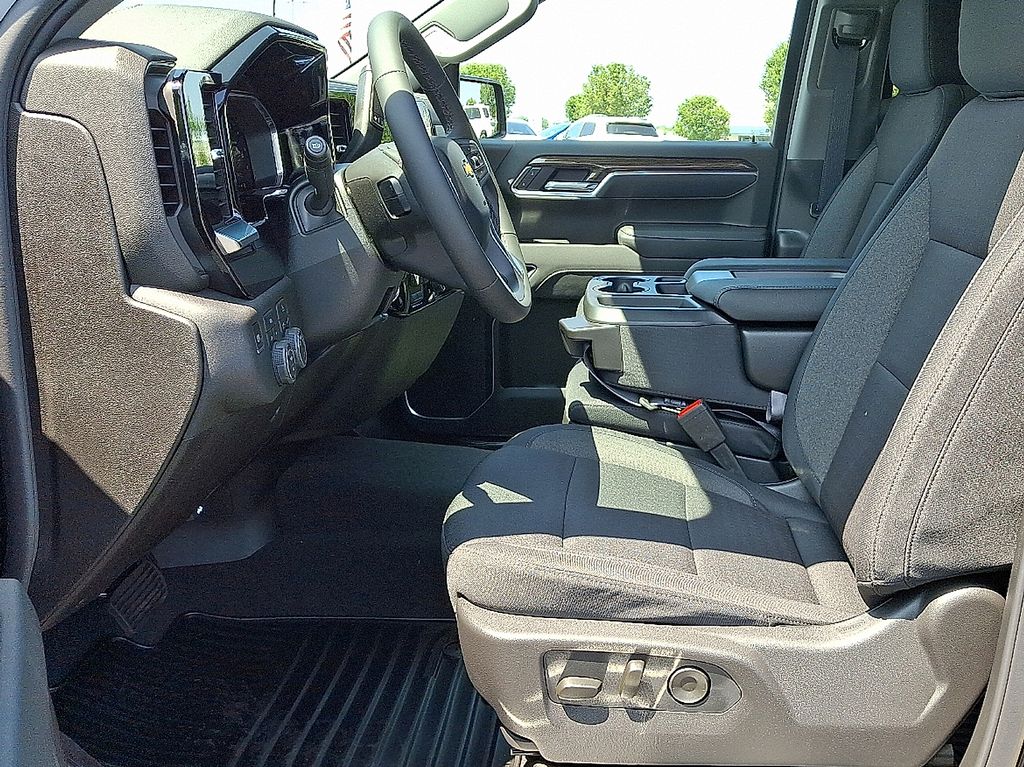 Thumbnail: 2026 Chevrolet Silverado 1500 - 9