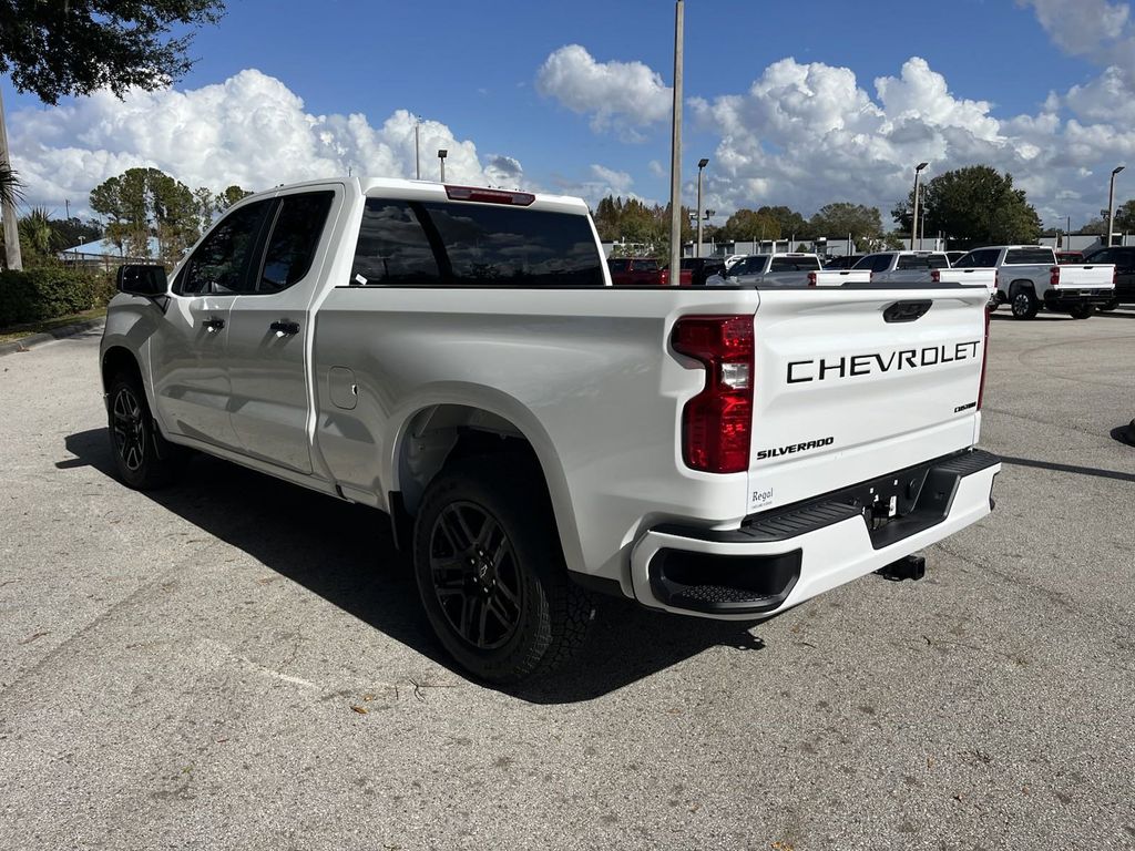 2025 Chevrolet Silverado 1500 Custom 3