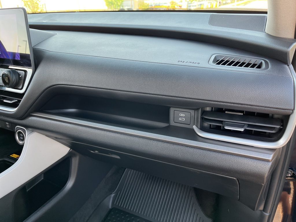 2024 Toyota Grand Highlander XLE 29