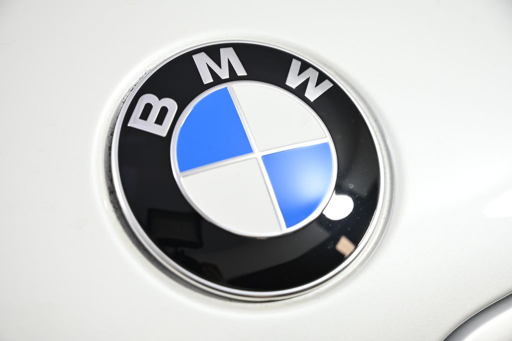 Thumbnail: 2026 BMW X7 - 13
