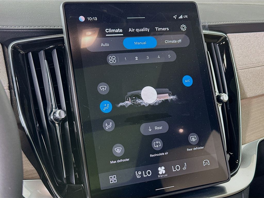 2026 Volvo XC90 Plus - Photo 14