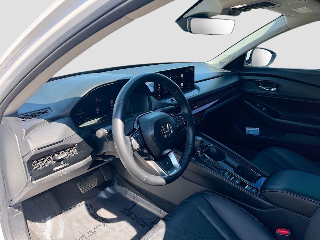Used 2025  Honda Touring image 9