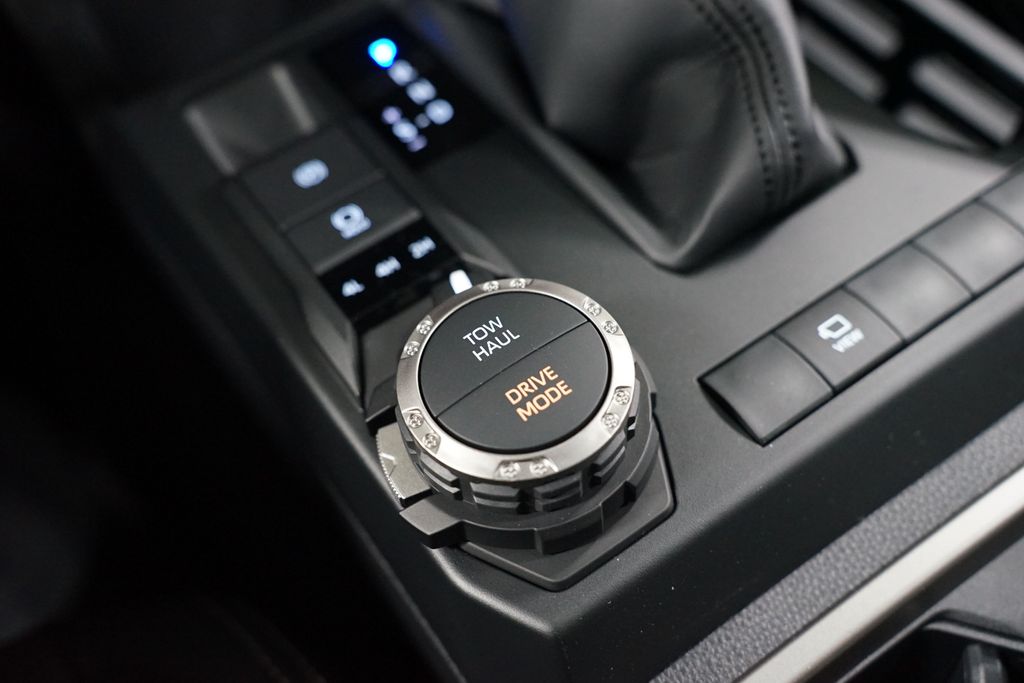 Thumbnail: 2025 Toyota 4Runner - 25