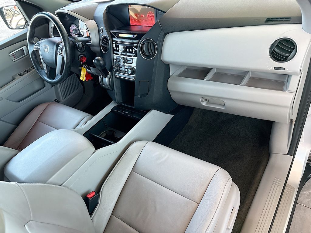 Thumbnail: 2014 Honda Pilot - 17