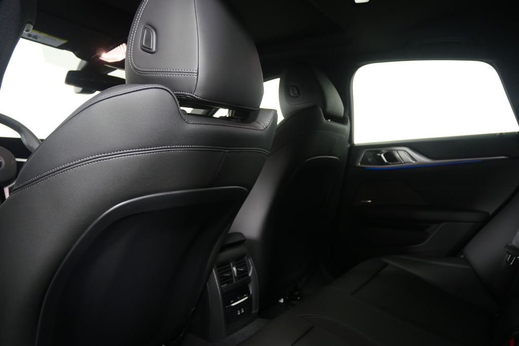 Thumbnail: 2026 BMW i4 - 17