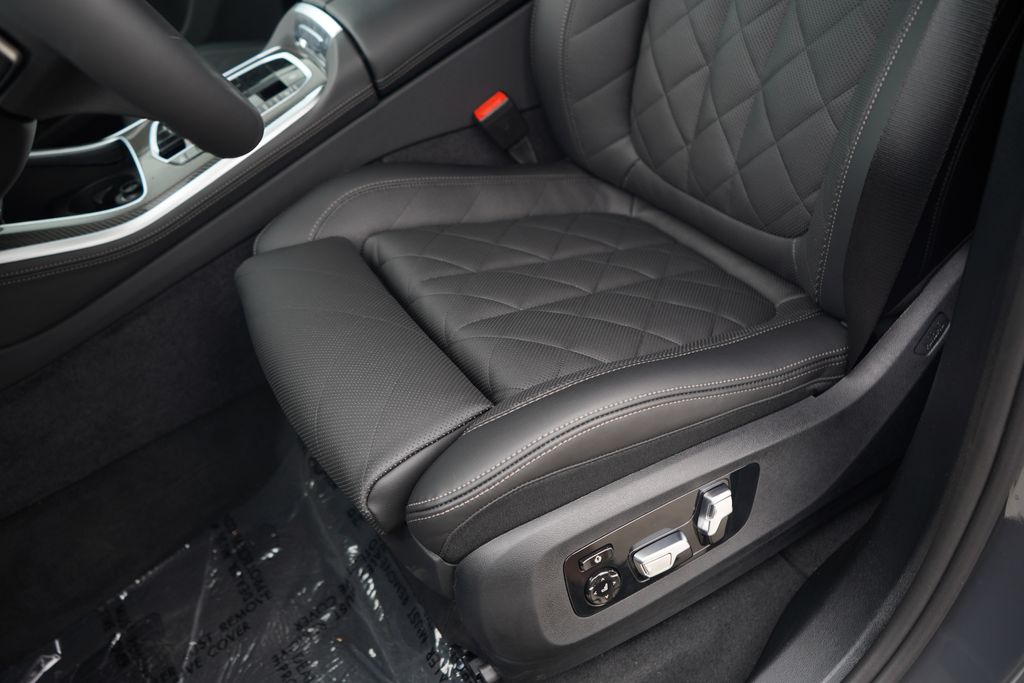 Thumbnail: 2026 BMW X5 - 10
