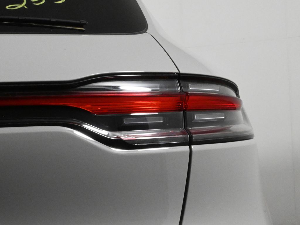 Thumbnail: 2025 Porsche Macan - 14