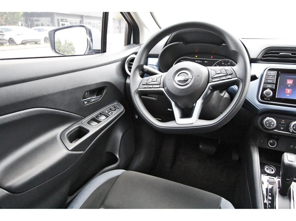 2025 Nissan Versa 1.6 SV - 7