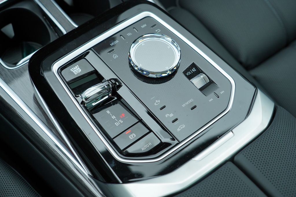 Thumbnail: 2026 BMW 7 Series - 18