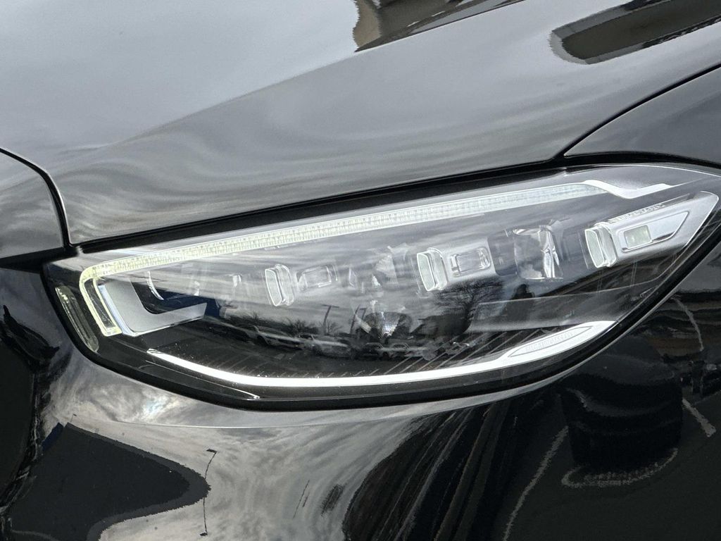 Thumbnail: 2022 Mercedes-Benz S-Class - 3