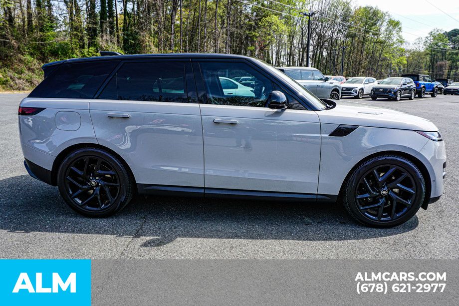 Used 2023 Gray Land Rover SE image 9