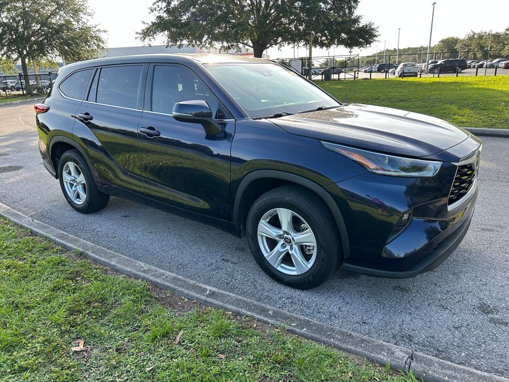 2021 Toyota Highlander LE 7