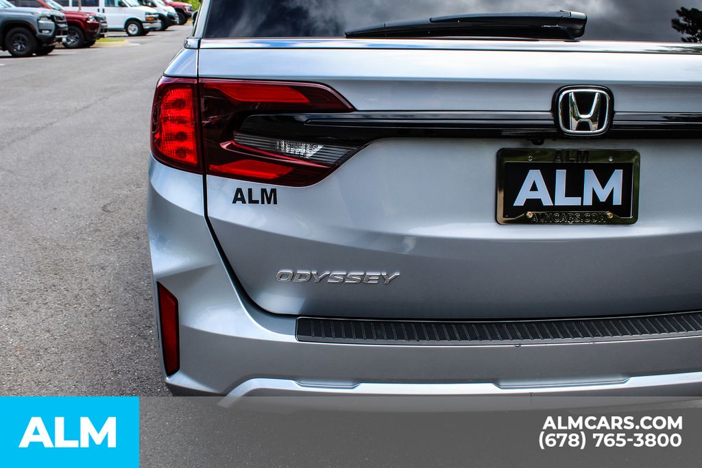 Used 2025 Blue Honda EX-L image 12