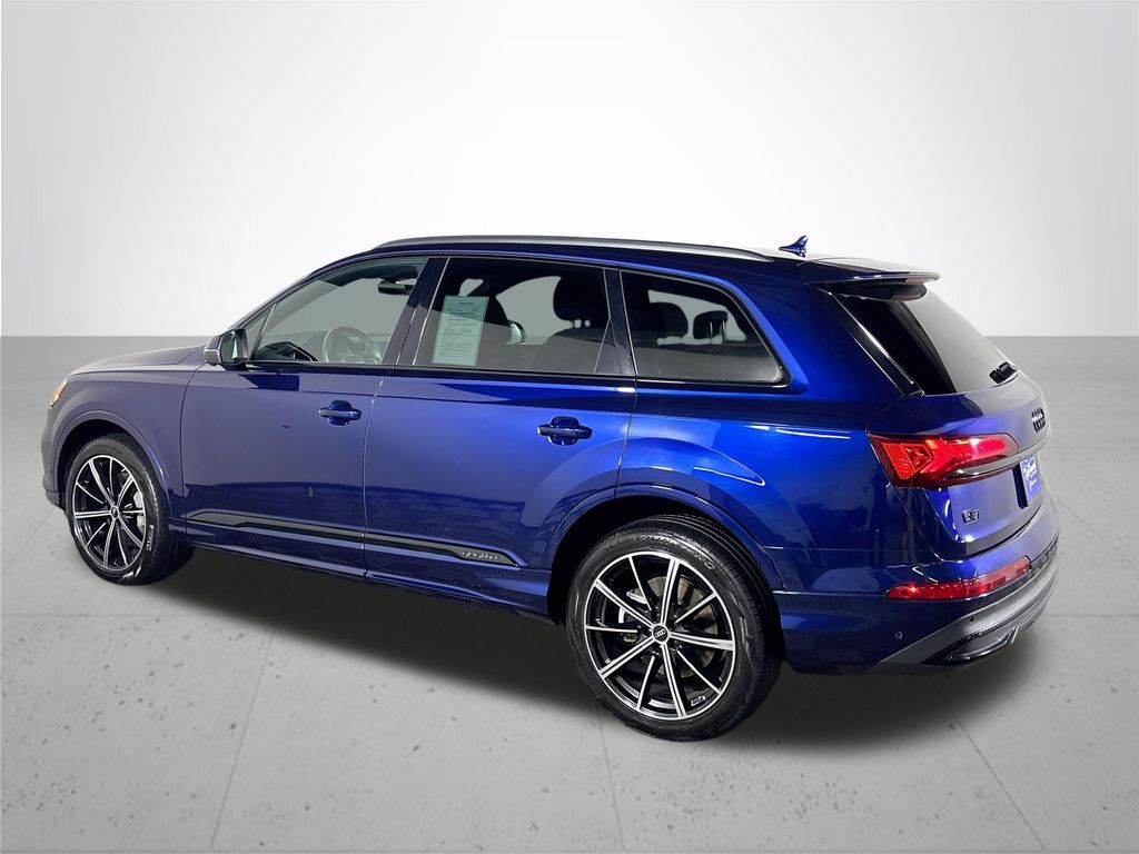 2022 Audi Q7 55 Premium Plus