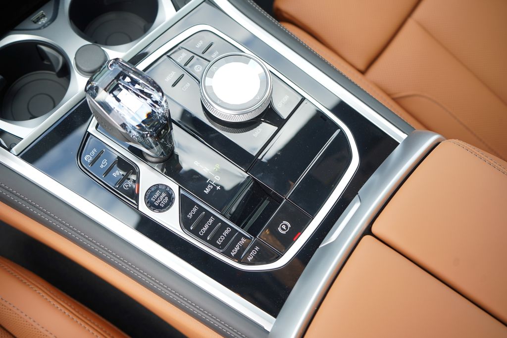 Thumbnail: 2026 BMW 8 Series - 19