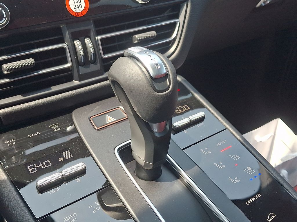 Thumbnail: 2026 Porsche Macan - 18