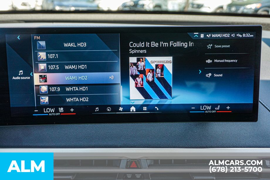 Used 2024 Gray BMW xDrive50 image 41
