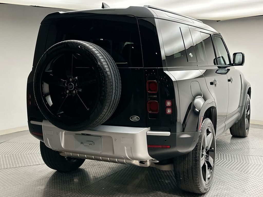 Thumbnail: 2023 Land Rover Defender - 3