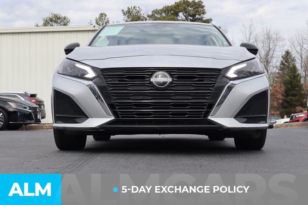2023 Nissan Altima 2.5 SV photo 3