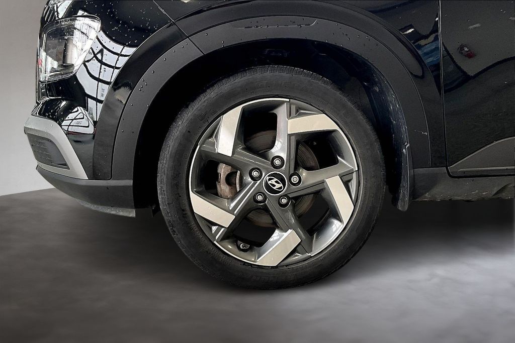 Used 2023 Black Hyundai SEL image 10