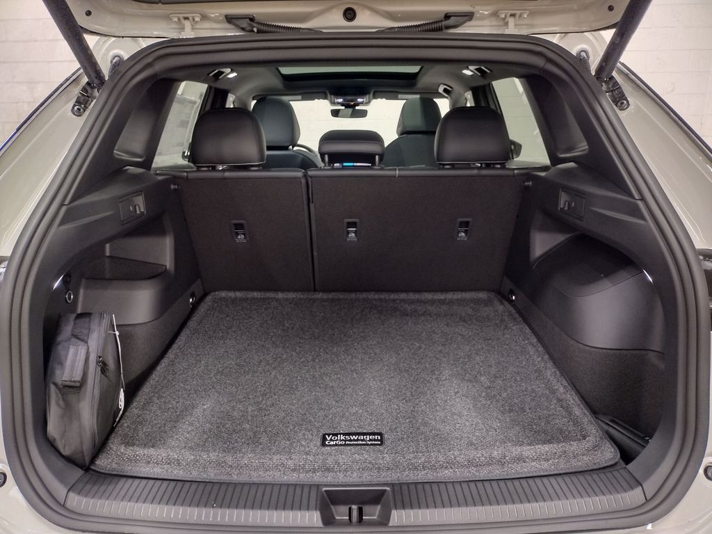 2025 Volkswagen Tiguan 2.0T SE R-Line Black