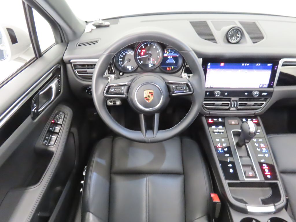 Thumbnail: 2022 Porsche Macan - 15