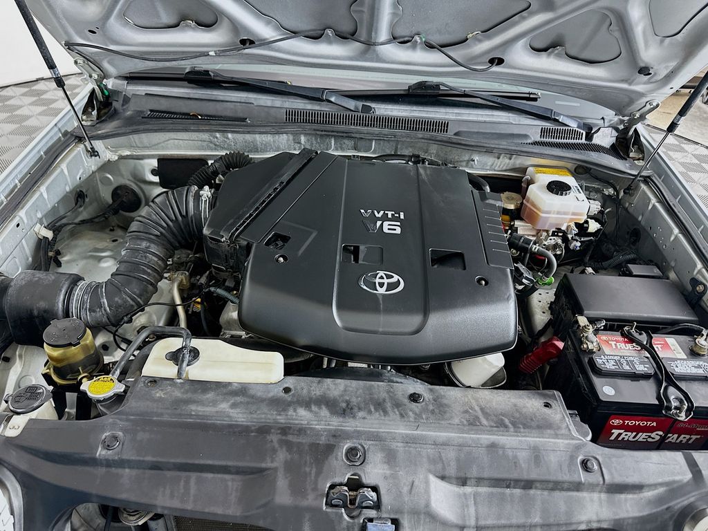Thumbnail: 2004 Toyota 4Runner - 27