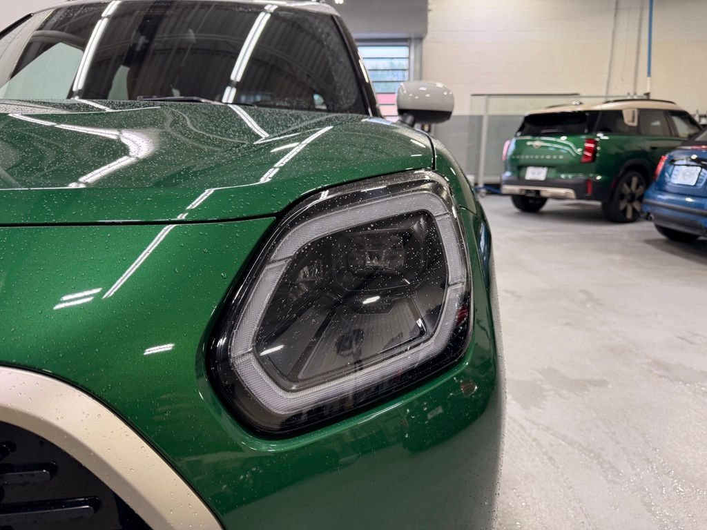 Thumbnail: 2027 MINI Cooper Countryman - 9