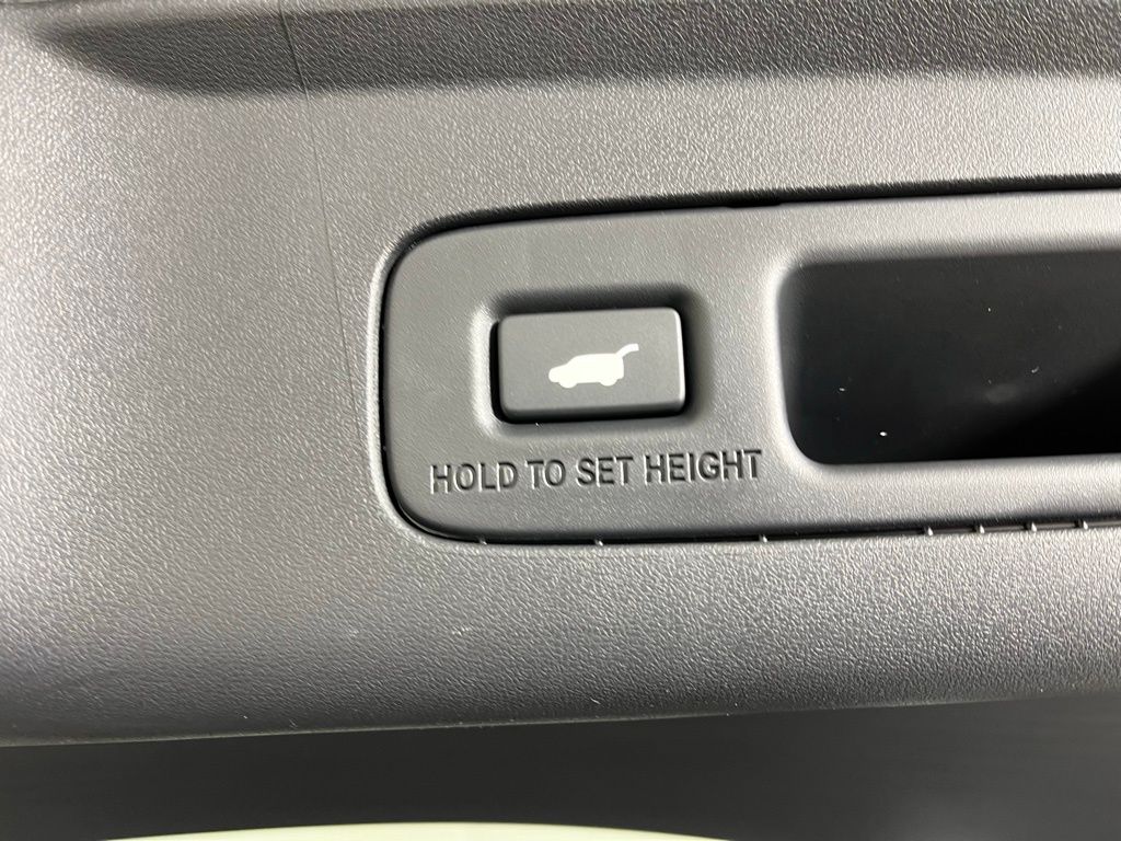 Thumbnail: 2025 Acura ADX - 21