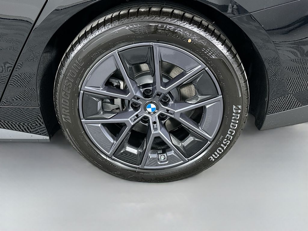 Thumbnail: 2025 BMW i4 - 23