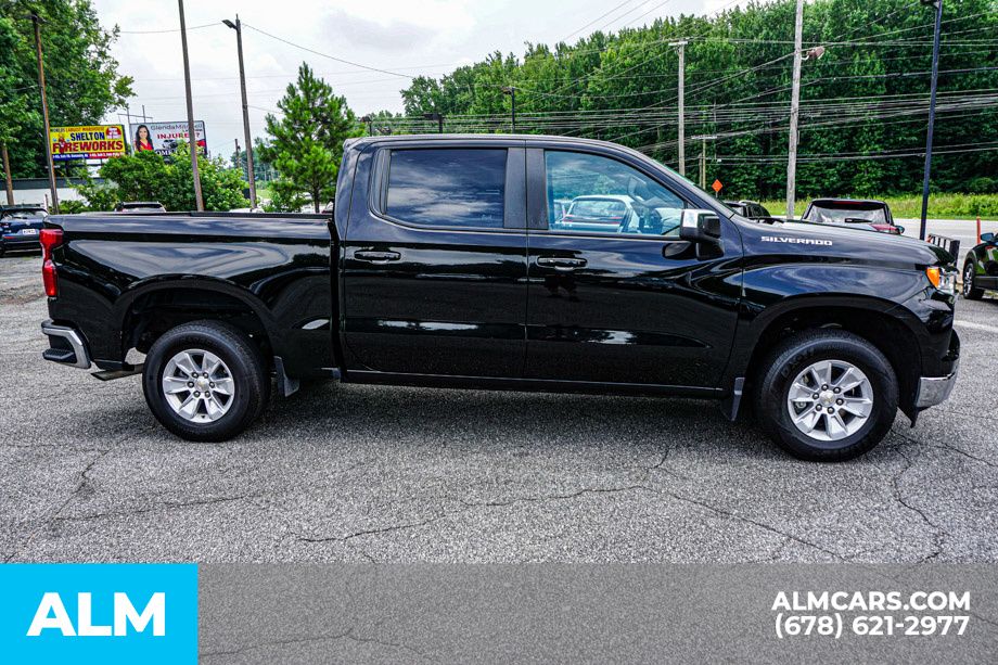 Used 2025 Black Chevrolet LT image 9