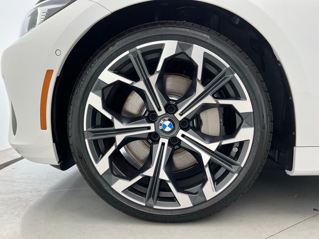 Thumbnail: 2026 BMW 4 Series - 24