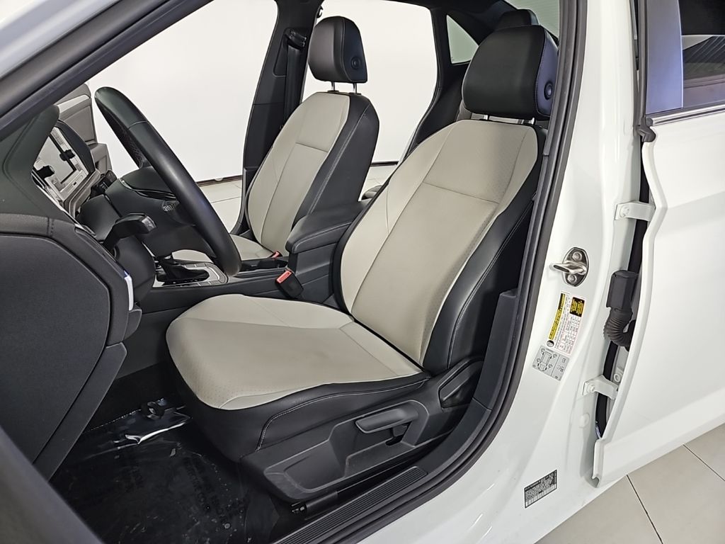 Thumbnail: 2019 Volkswagen Jetta - 22