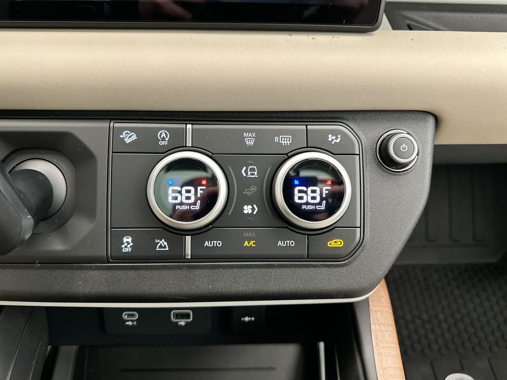 2024 Land Rover Defender 110 18