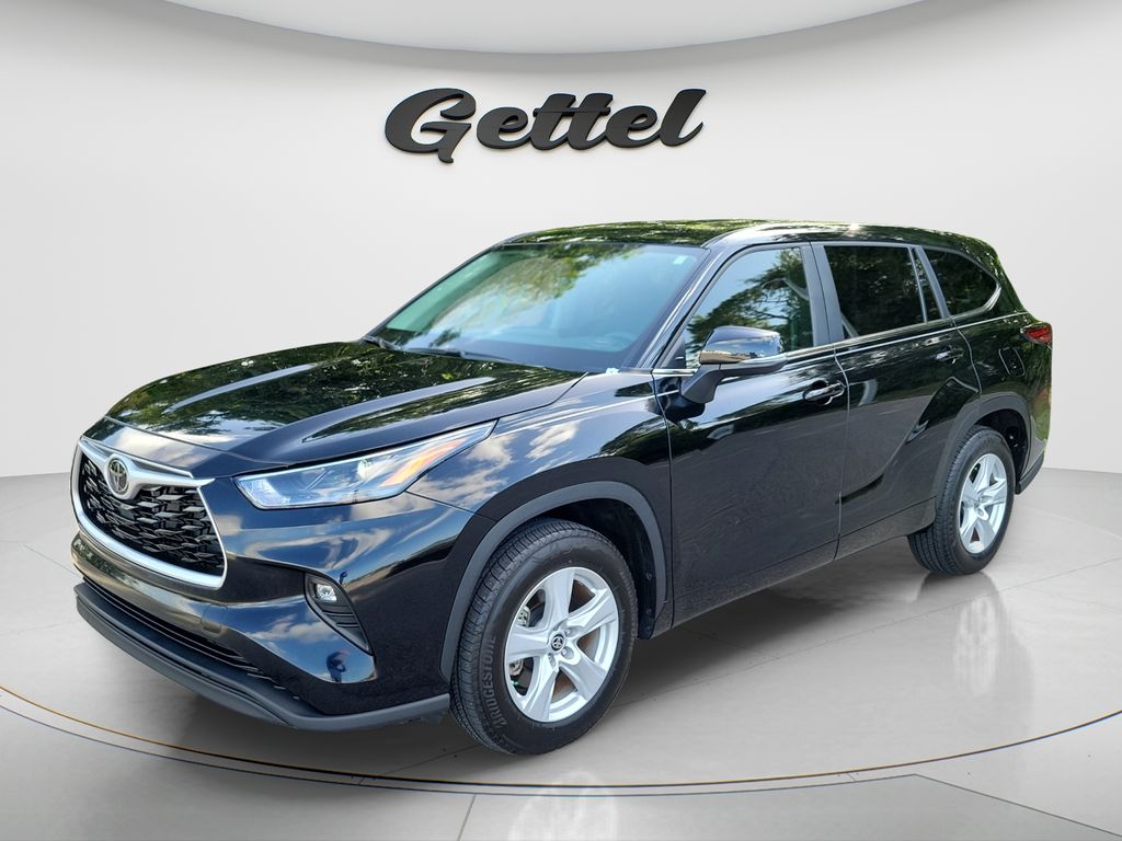 Midnight Black Metallic 2023 Toyota Highlander SUV / Crossover Front-Wheel Drive 8-Speed Automatic