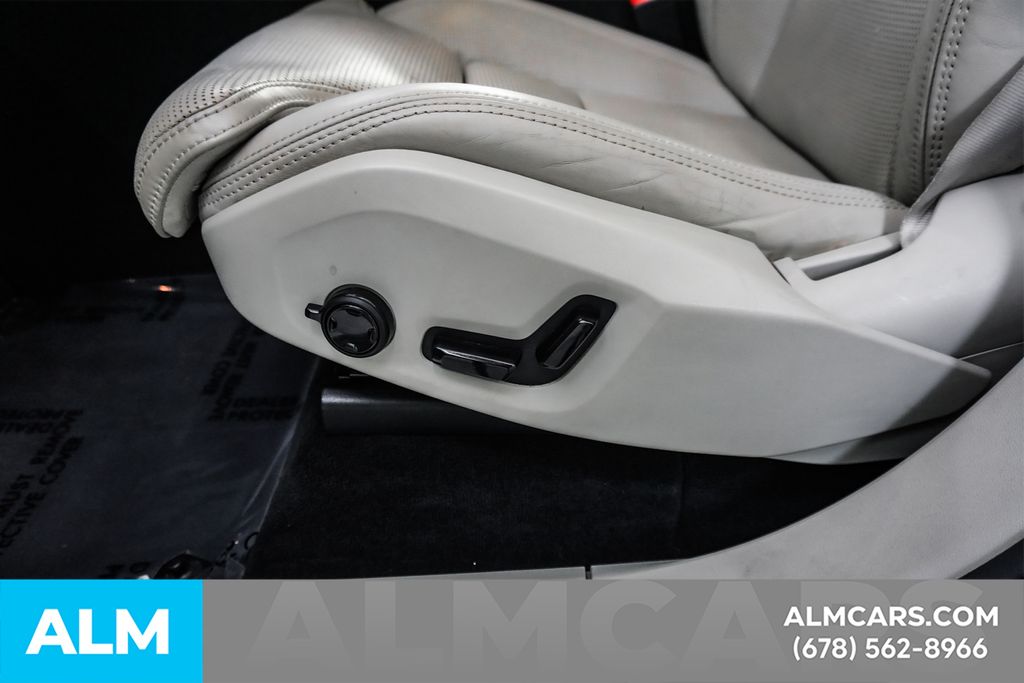 Used 2021 White Volvo T8 Inscription 6 Passenger image 32