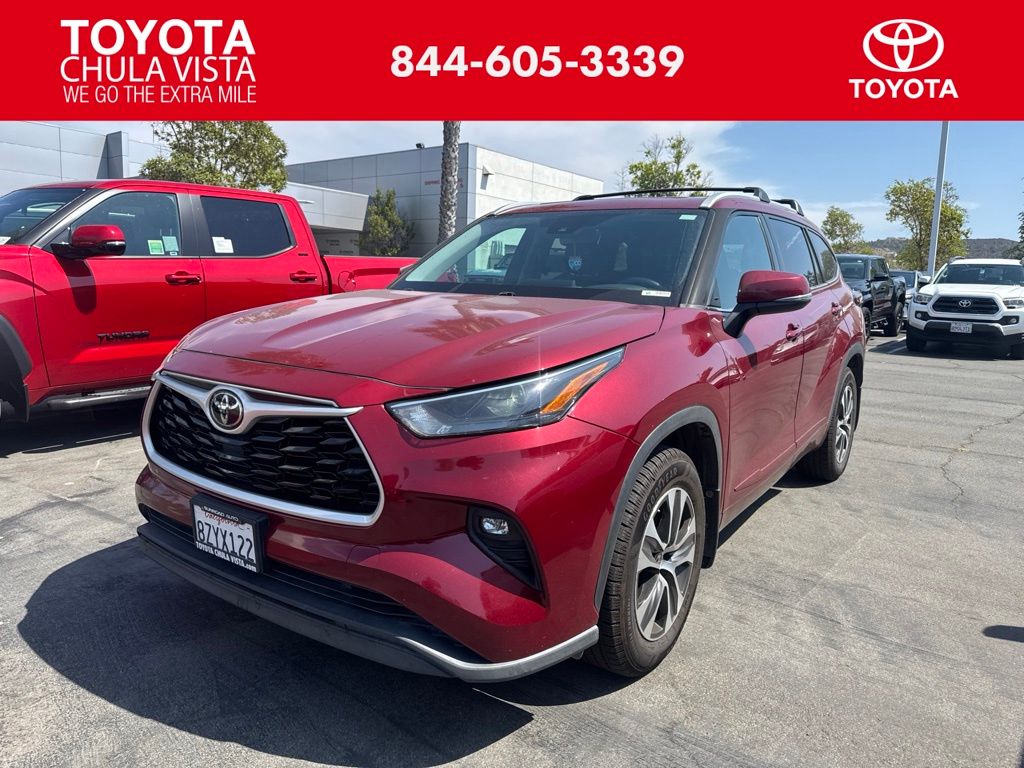 Red (Ruby Flare Pearl) 2022 Toyota Highlander SUV / Crossover Front-Wheel Drive 8-Speed Automatic
