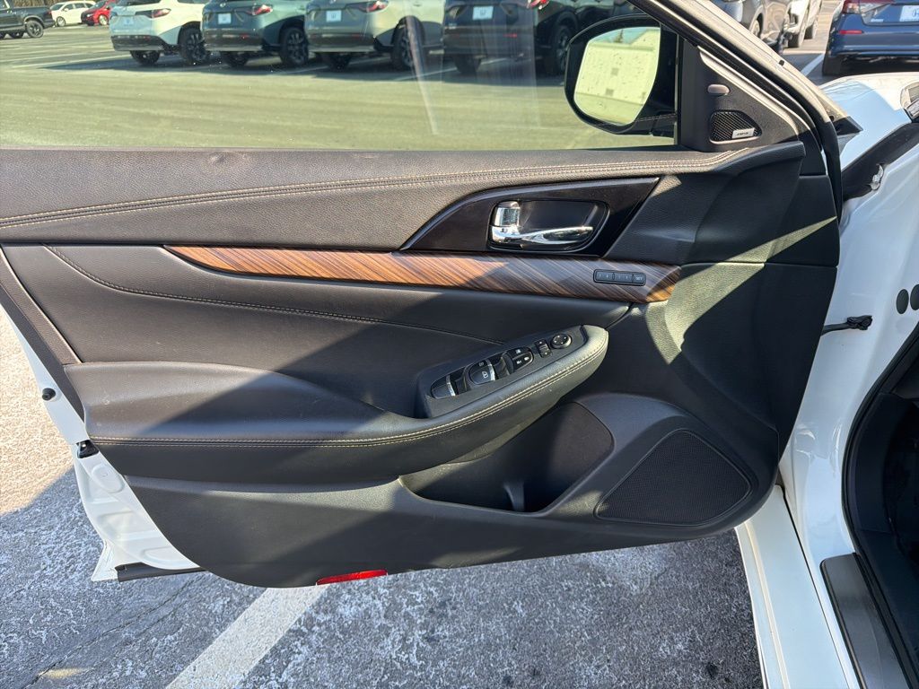 Thumbnail: 2017 Nissan Maxima - 19